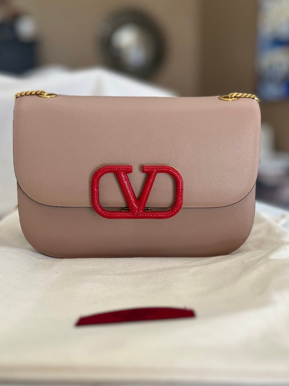 Valentino Garavani Small VLOCK Chain Shoulder Bag - Authentic - Picture 3 of 17